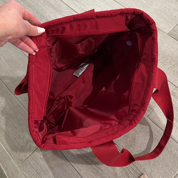 Brand New Victorias Secret Heart Puffer Tote for Valentine’s Day! - Picture 3 of 6